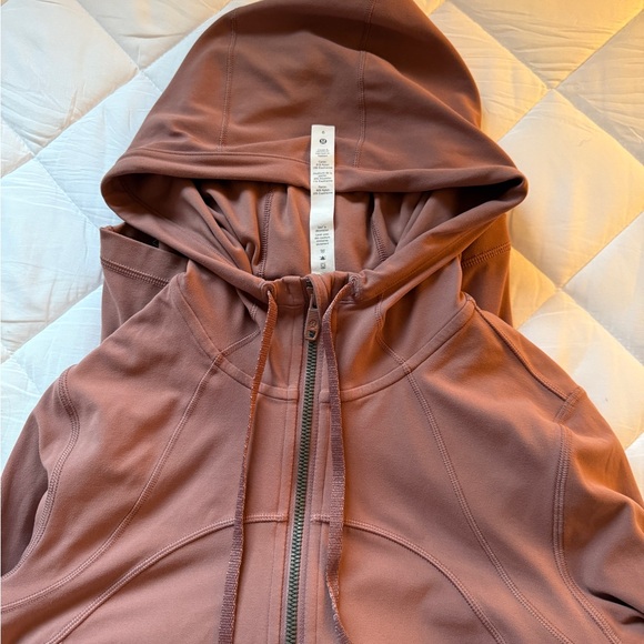 lululemon define hooded jacket - Picture 2 of 3